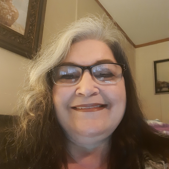 Meet your Posher, Holly - Picture 2 of 2